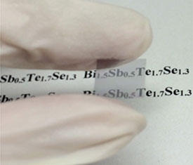 A photograph showing a large-area ultrathin film of the topological insulator Bi<sub>2−<i>x</i></sub>Sb<sub><i>x</i></sub>Te<sub>3−<i>y</i></sub>Se<sub><i>y</i></sub> (BSTS).