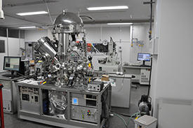 The Common Equipment Unit was set up to allow open access to essential apparatus, such as electron microscopes and a photoemission spectrometer, for all researchers at the AIMR.