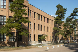 東北大学知の館は、半導体メーカー・東京エレクトロンの手厚い支援を得て建設された