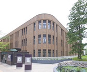 東北大学材料科学高等研究所（AIMR）のAIMR本館、AIMRラボ棟、AIMRアネックスは、東北大学片平キャンパスの敷地内にあります