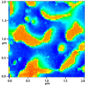 新しい原子間力顕微鏡法を用いて作成した、ゴム表面における力学的損失の「マップ」。非相溶性ゴムの「海-島」構造が明らかになっている。こうしたマップをさまざまな周波数で作成することにより、表面上のナノスケールの特徴を詳しく視覚化できる。