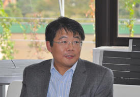 数理動力学系に基づく非平衡系材料プロジェクトのMingwei Chenリーダー
 