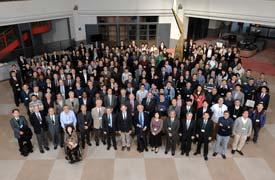 2017年2月、仙台でAIMR International Symposium (AMIS) 2017が開催され、AIMRの10年にわたる革新的な材料研究に対して、11カ国を代表する271名の参加者から惜しみない賛辞が送られた。